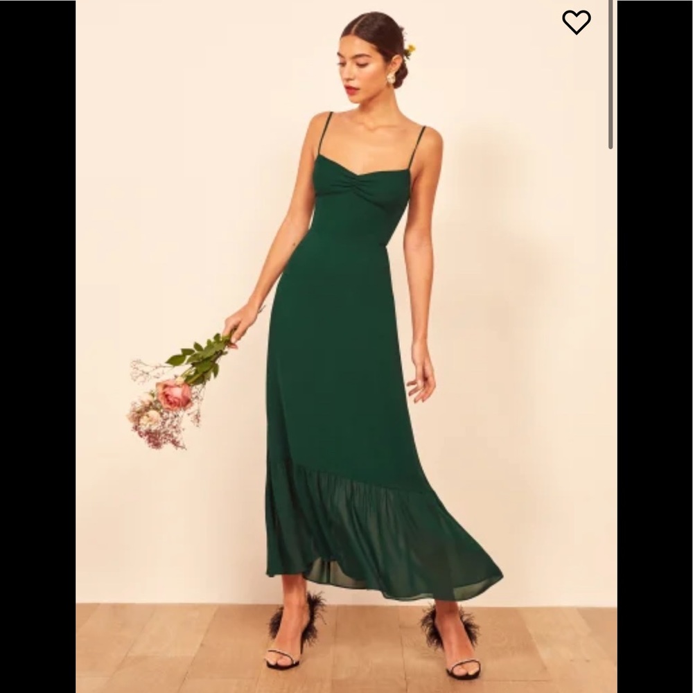 Elegant Green Spaghetti-Strap Maxi Dress